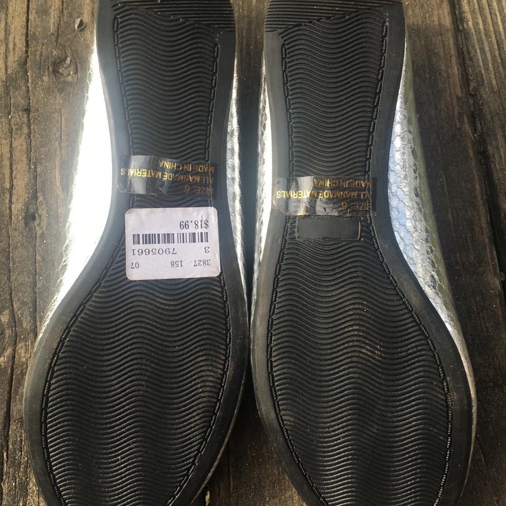 NEW VOLTAGE SILVER FLATS - Picture 3 of 4
